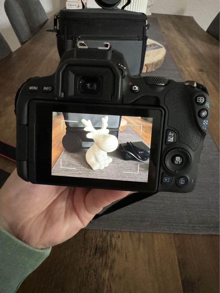 Canon EOS 200D Black + Accessories LIKE NEW